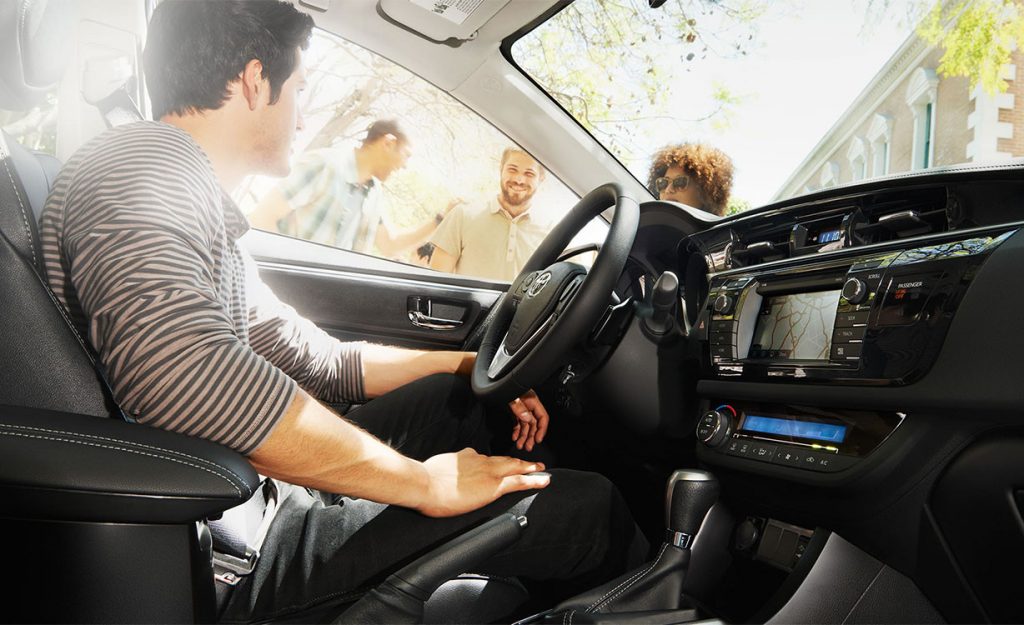 2016-toyota-corolla-interior