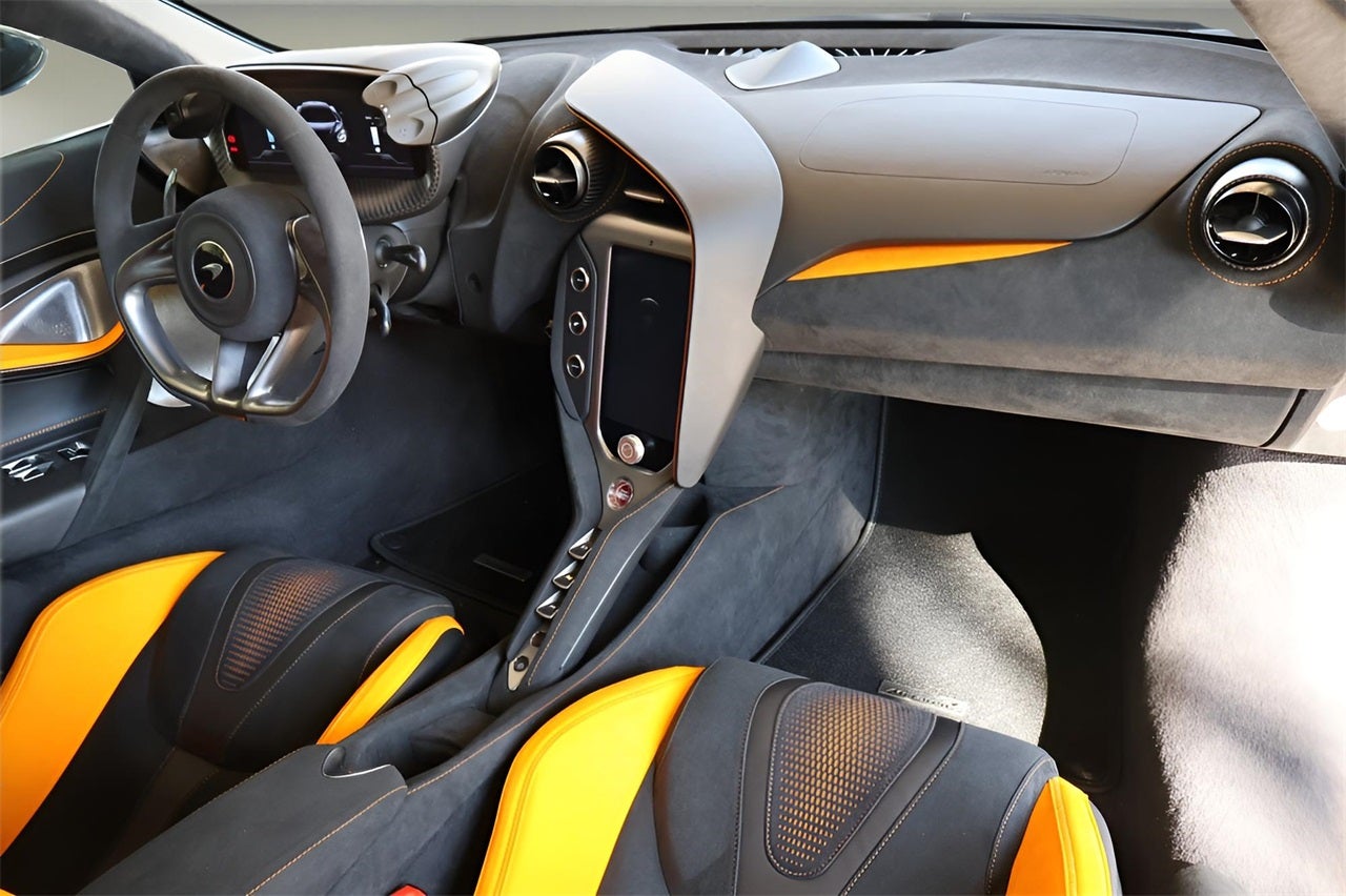 2024 McLaren 750S Coupe