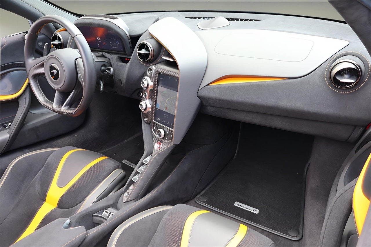 2022 McLaren 720S Base