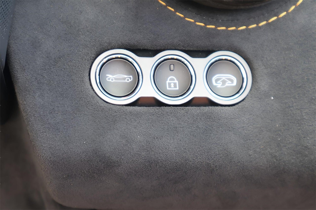 2022 McLaren 720S Base