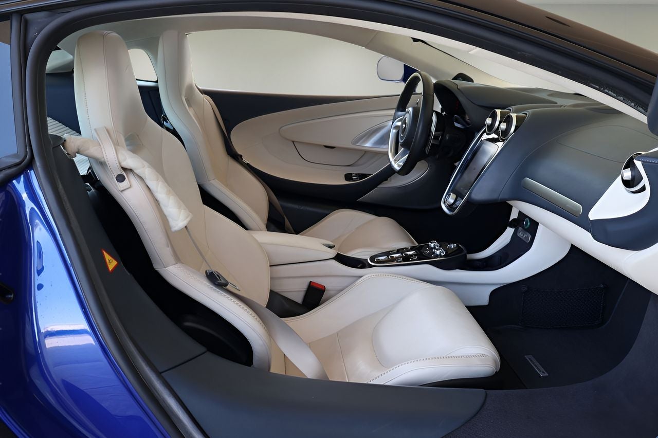 2023 McLaren GT Base