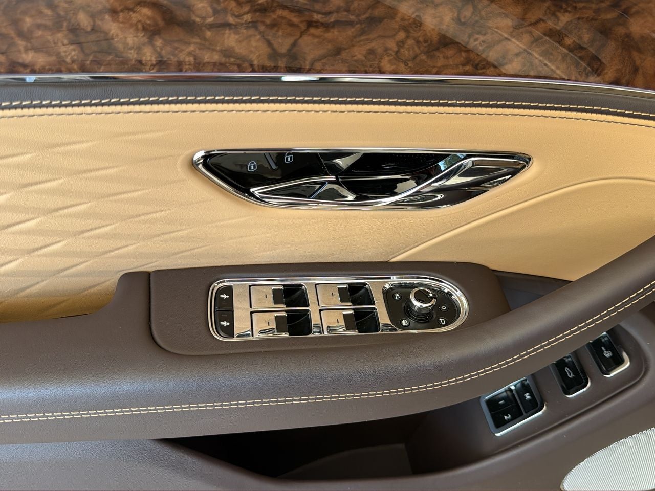 2026 Bentley Flying Spur V8