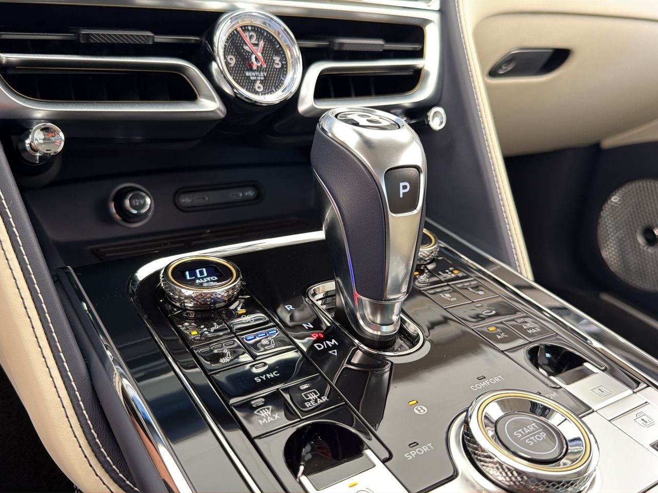 2025 Bentley Flying Spur Base