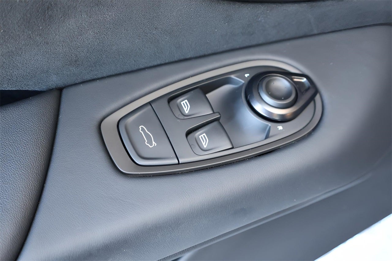 2025 Aston Martin Vantage Coupe