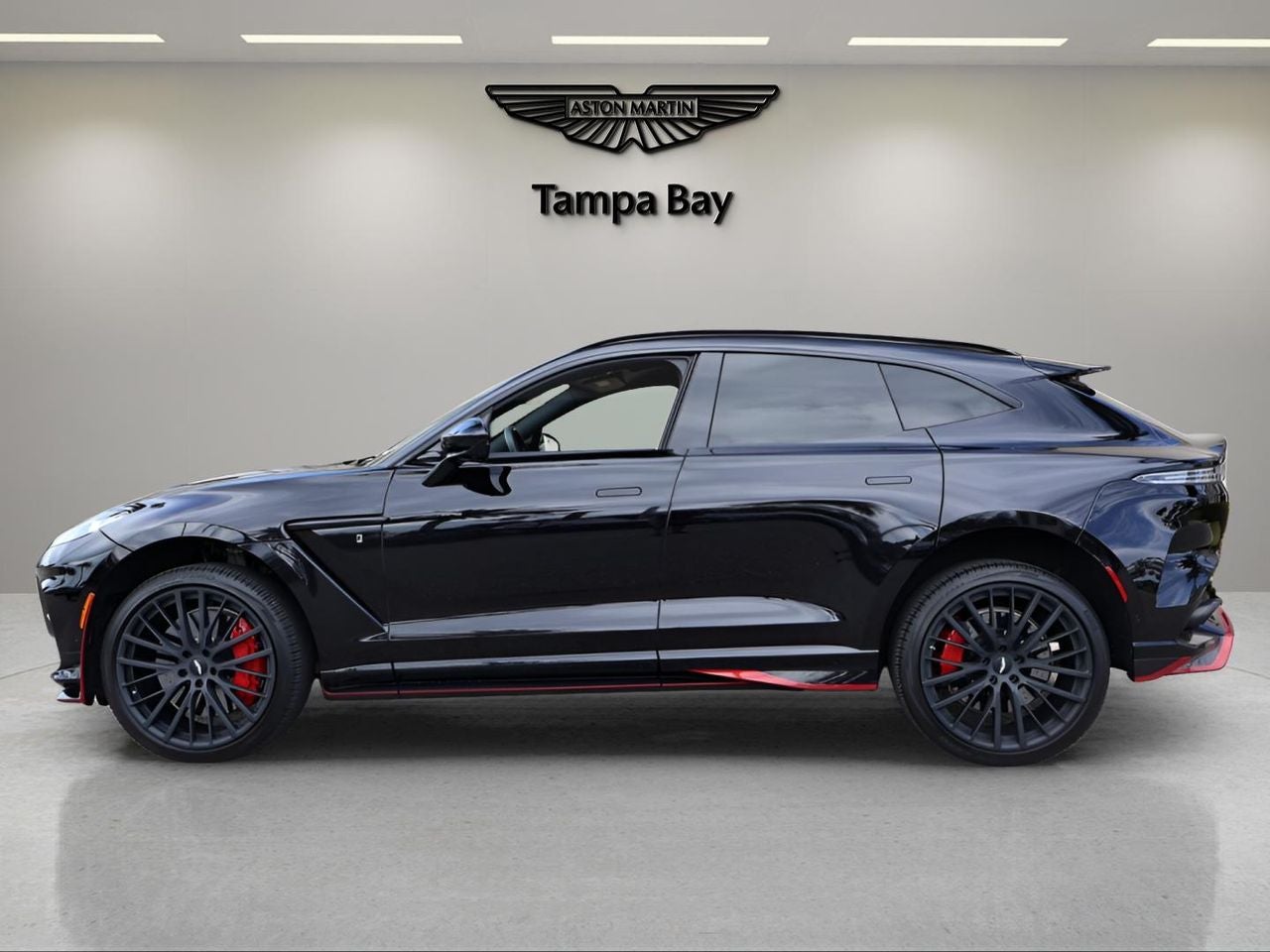 2024 Aston Martin DBX 707