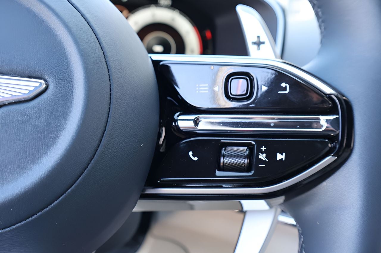 2025 Aston Martin DBX 707