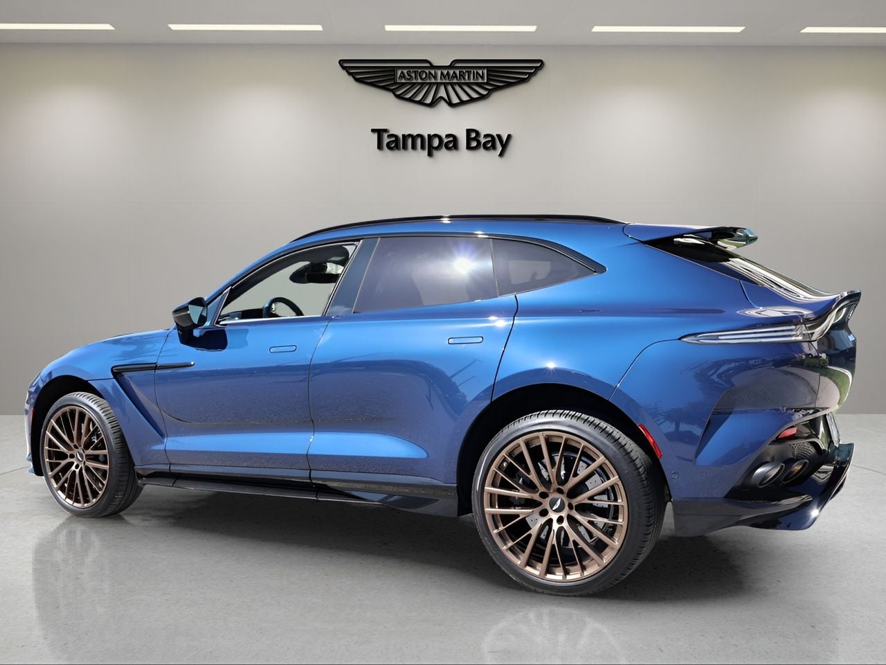 2025 Aston Martin DBX 707