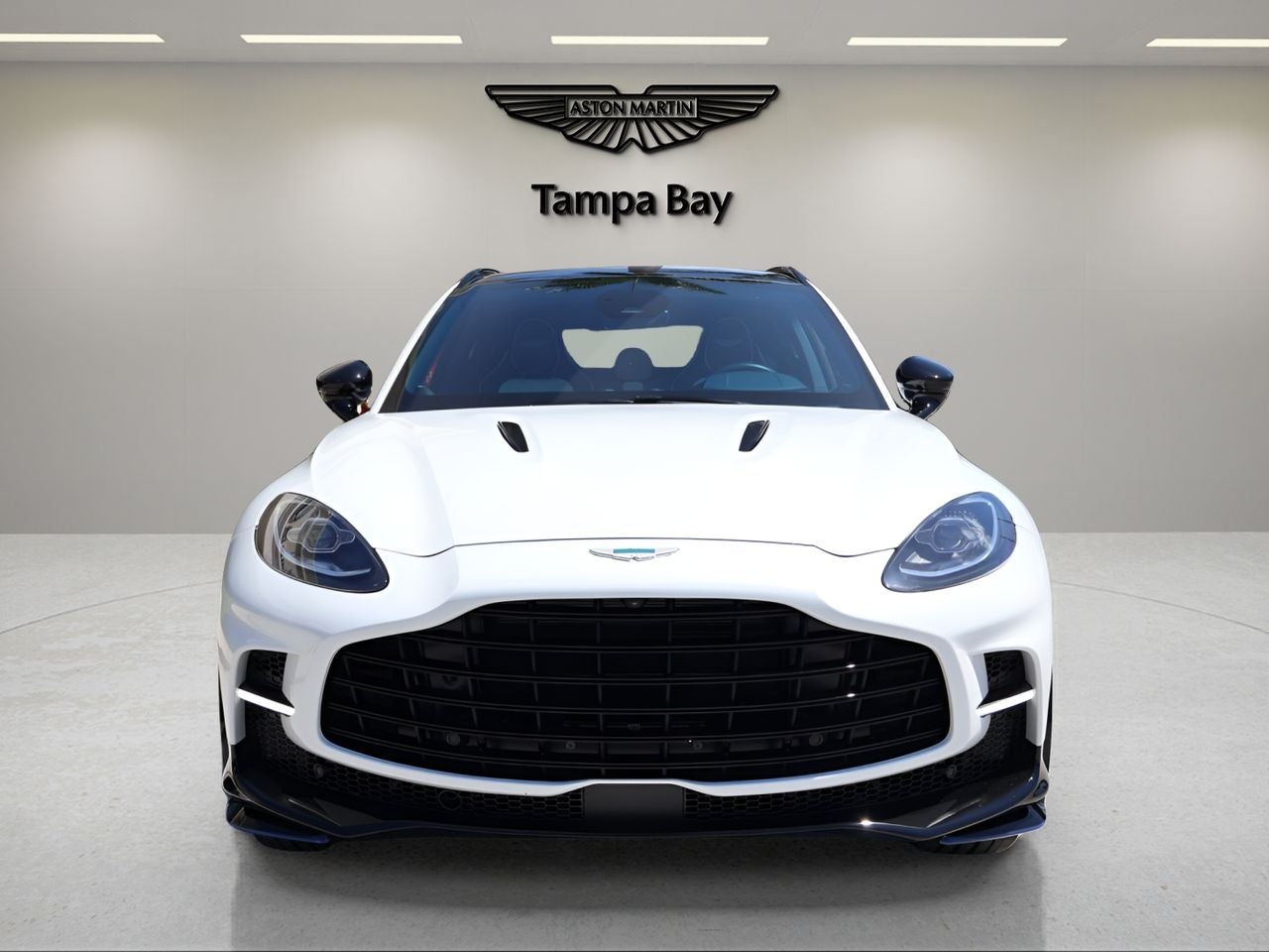 2025 Aston Martin DBX 707