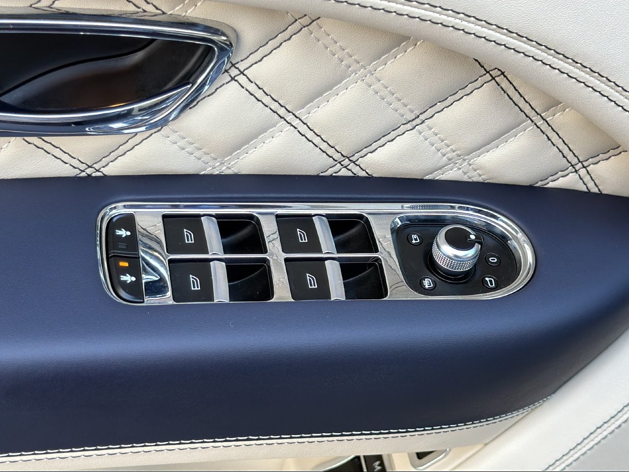 2022 Bentley Bentayga Base