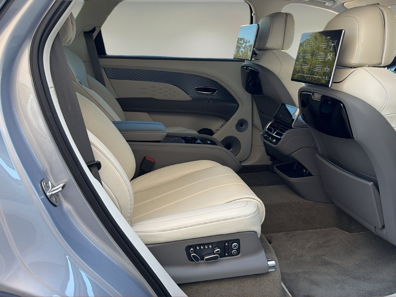 2024 Bentley Bentayga EWB Base