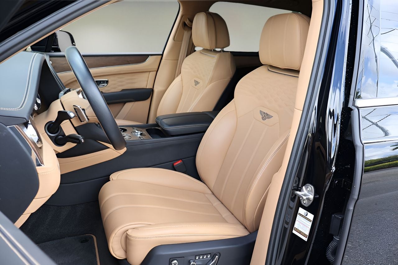 2024 Bentley Bentayga EWB V8