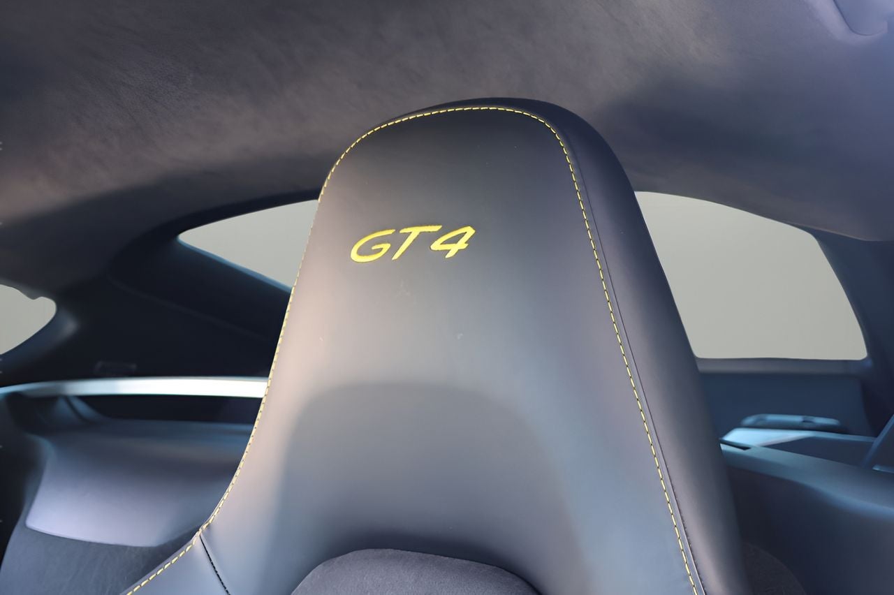 2016 Porsche Cayman GT4