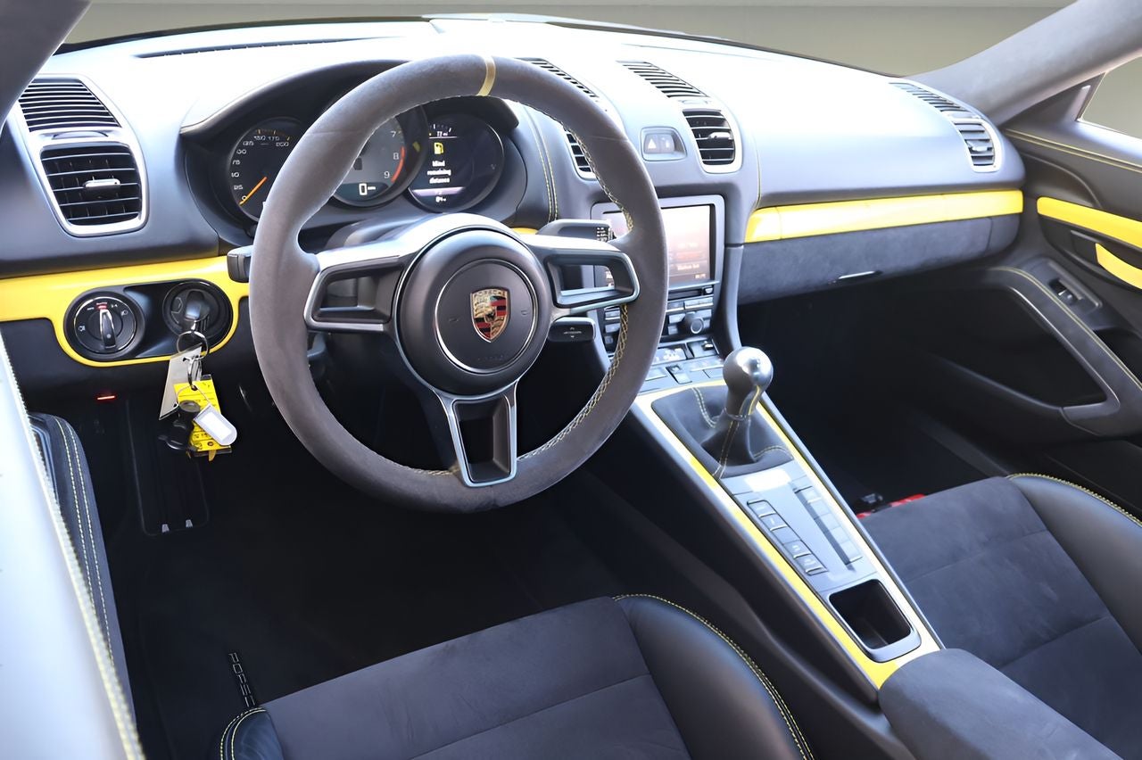 2016 Porsche Cayman GT4