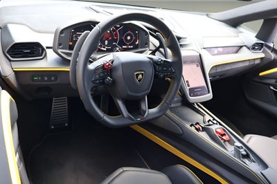 2025 Lamborghini Revuelto Coupe