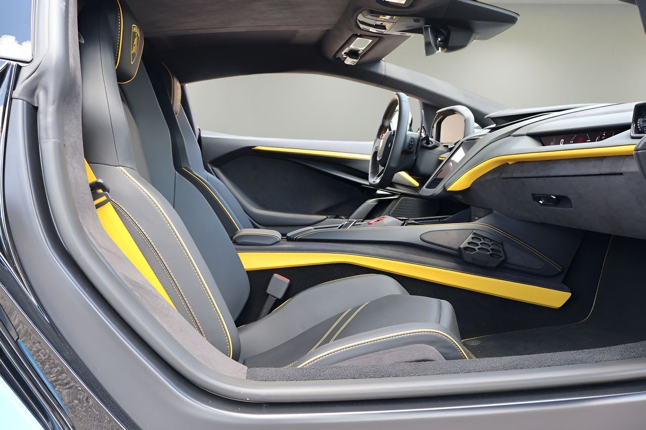 2025 Lamborghini Revuelto Coupe