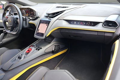 2025 Lamborghini Revuelto Coupe
