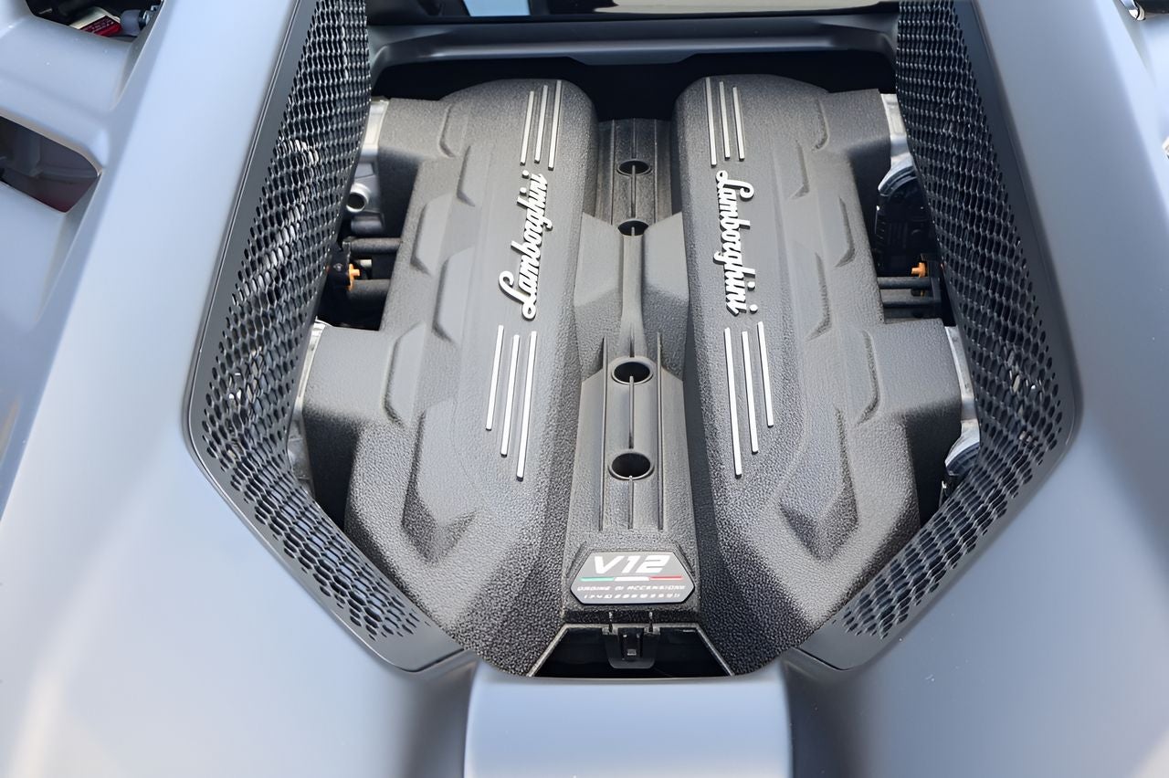 2025 Lamborghini Revuelto Coupe