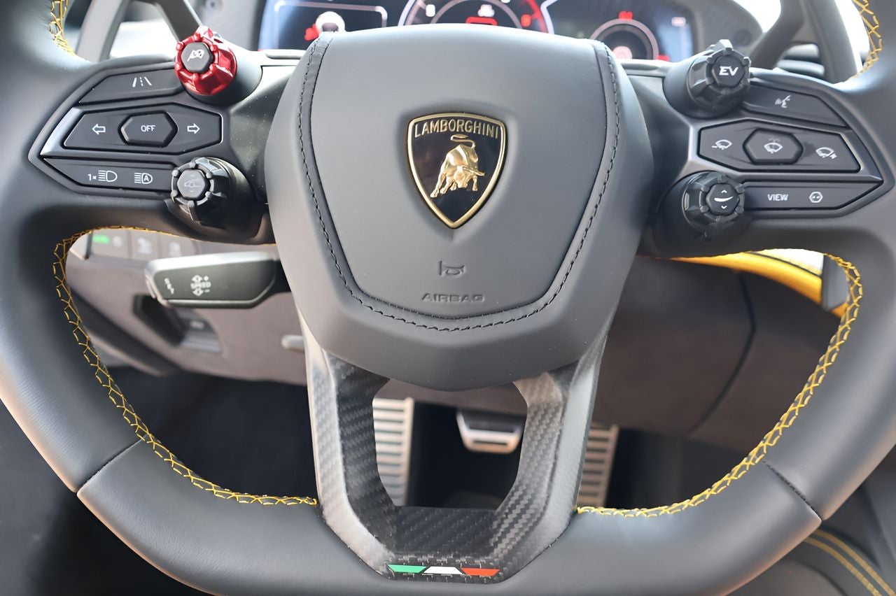 2025 Lamborghini Revuelto Coupe