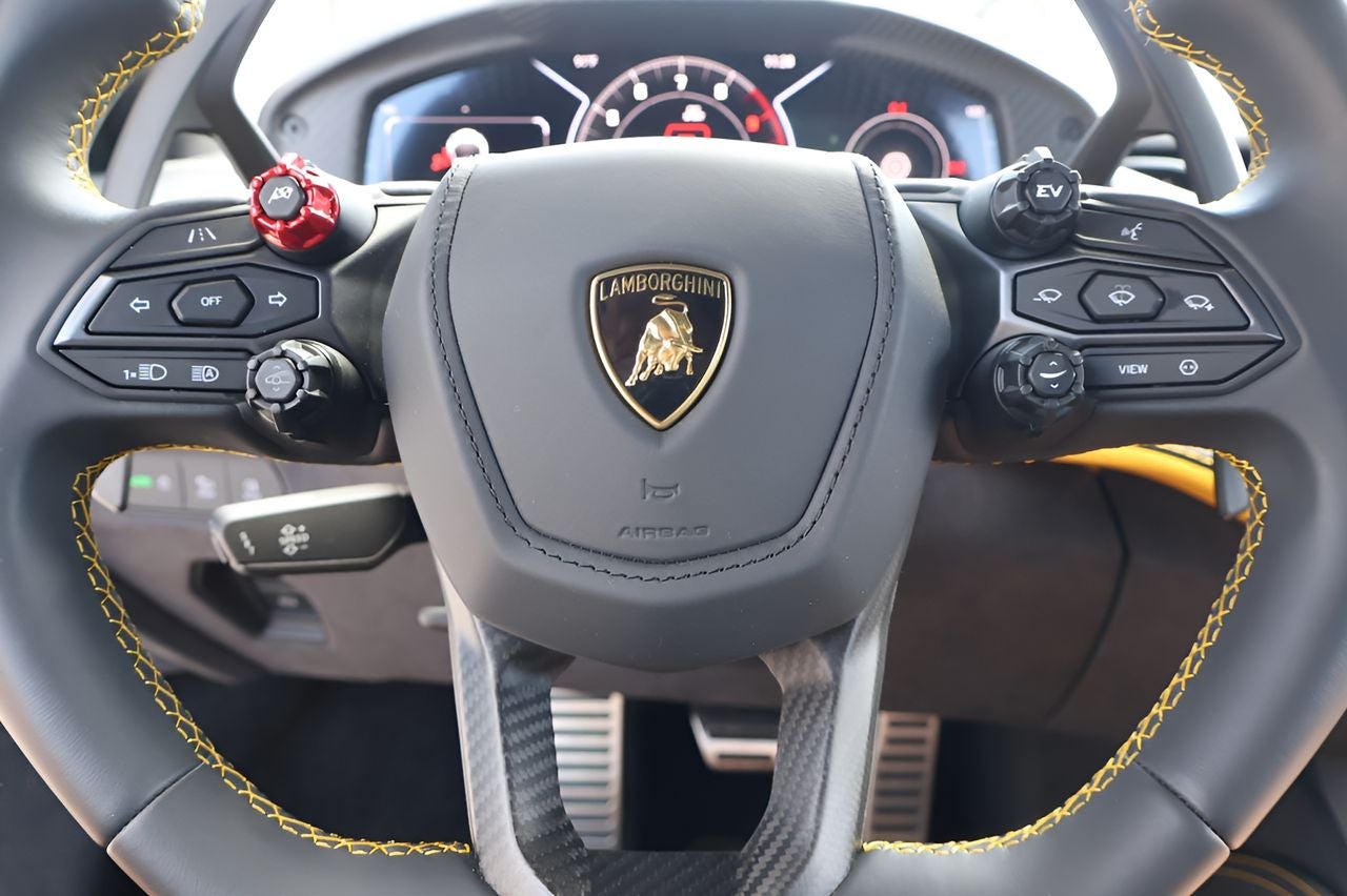 2025 Lamborghini Revuelto Coupe