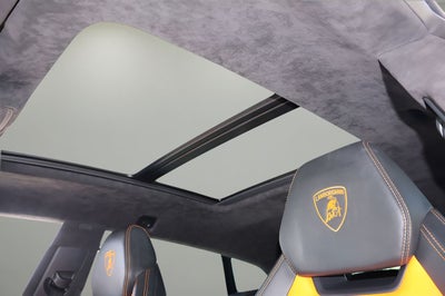 2022 Lamborghini Urus Base