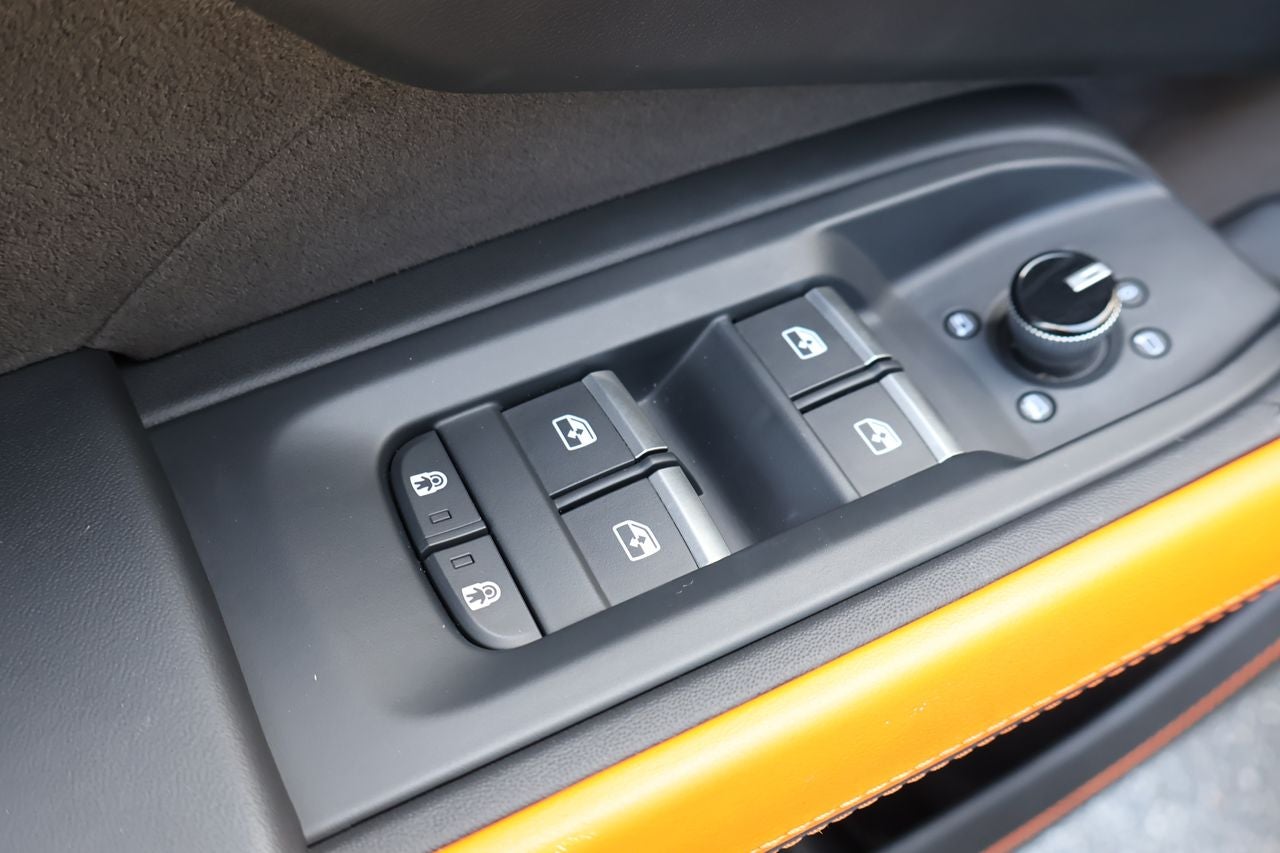 2025 Lamborghini Urus SE