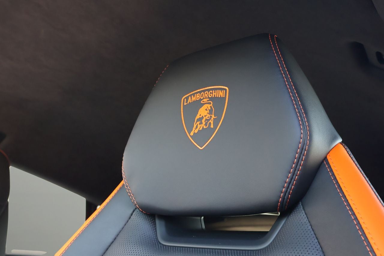 2025 Lamborghini Urus SE