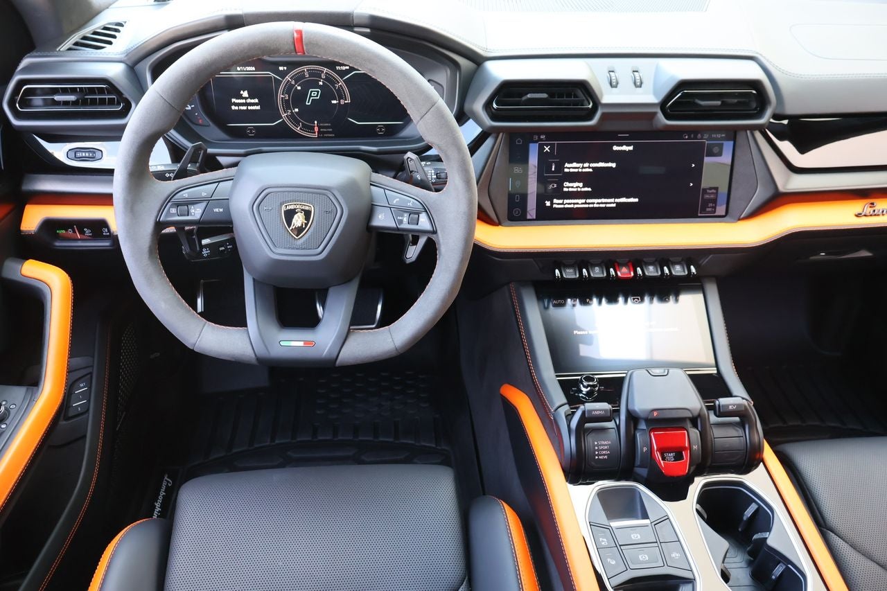 2025 Lamborghini Urus SE