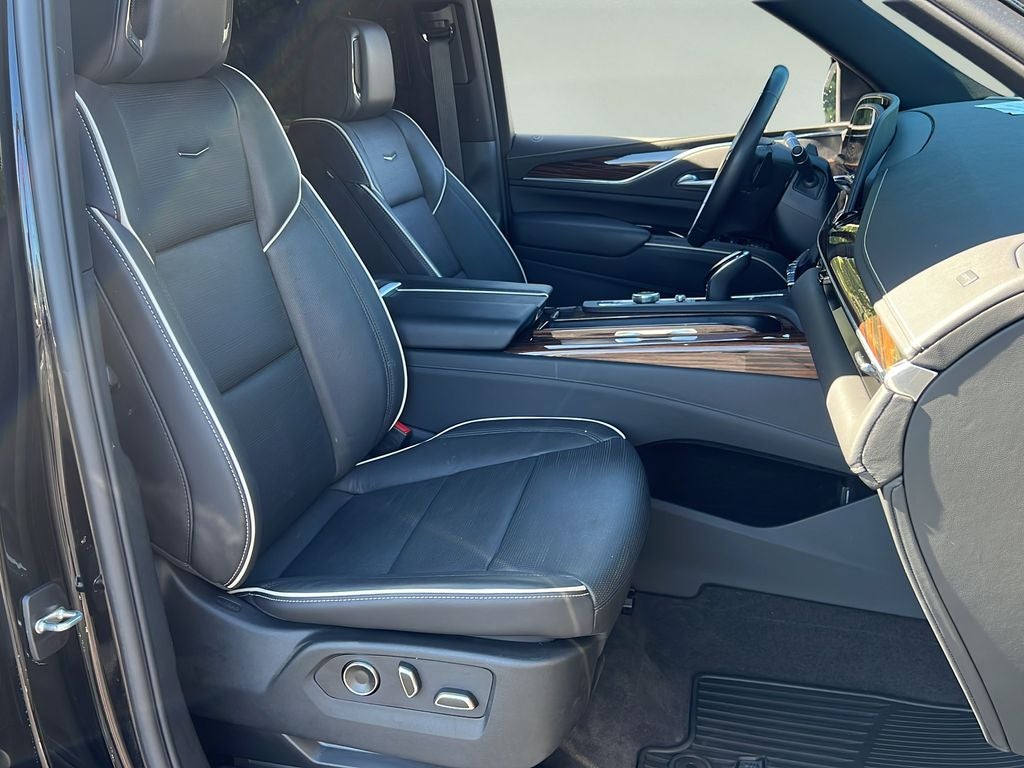 2024 Cadillac Escalade ESV Premium