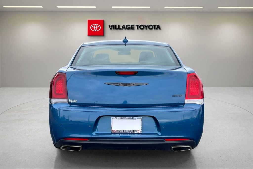 2023 Chrysler 300 Touring