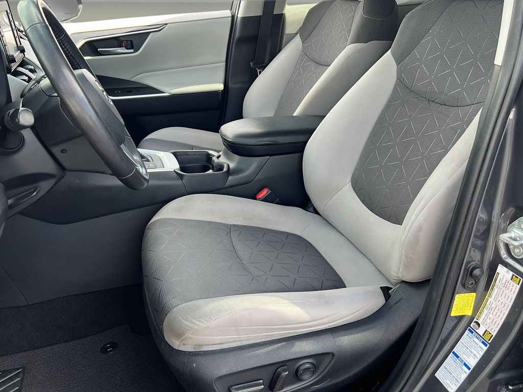 2020 Toyota RAV4 Hybrid XLE