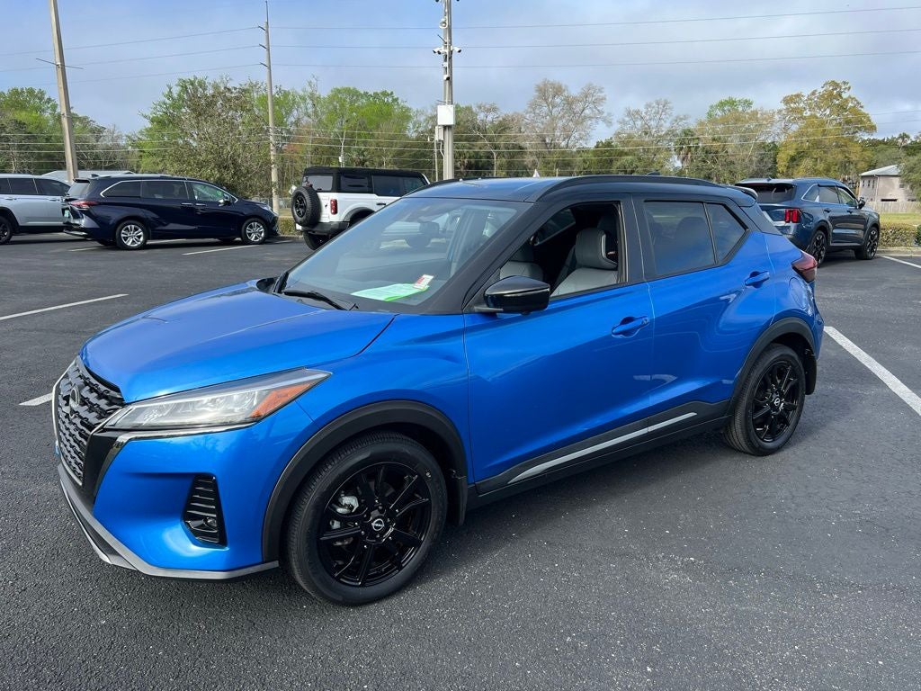 2023 Nissan Kicks SR