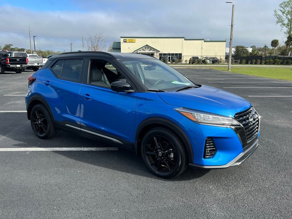 2023 Nissan Kicks SR
