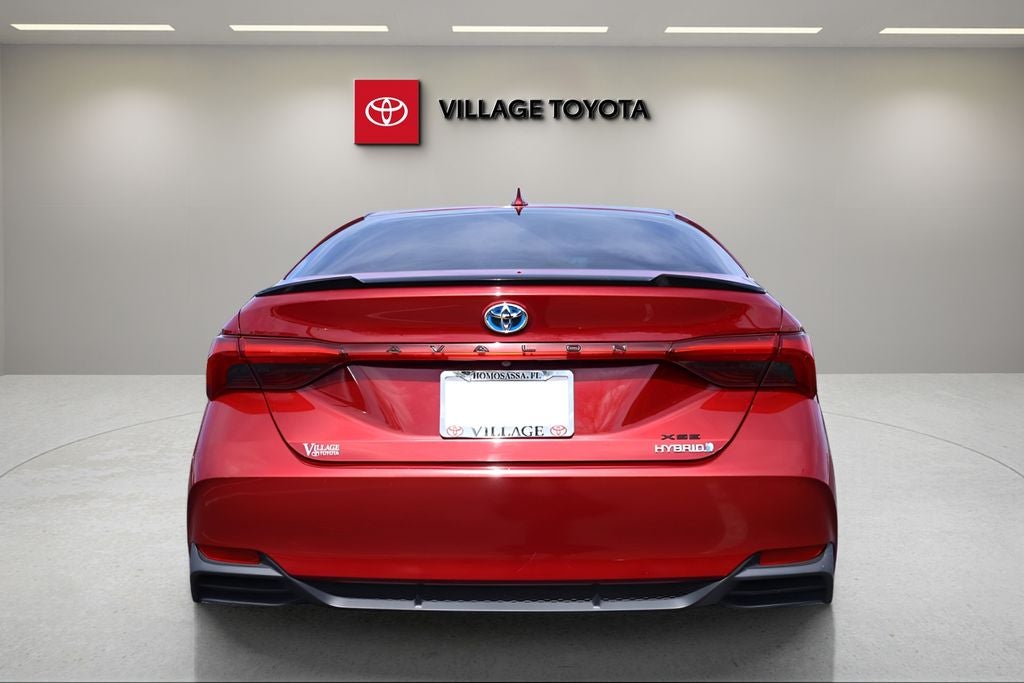 2019 Toyota Avalon Hybrid XSE