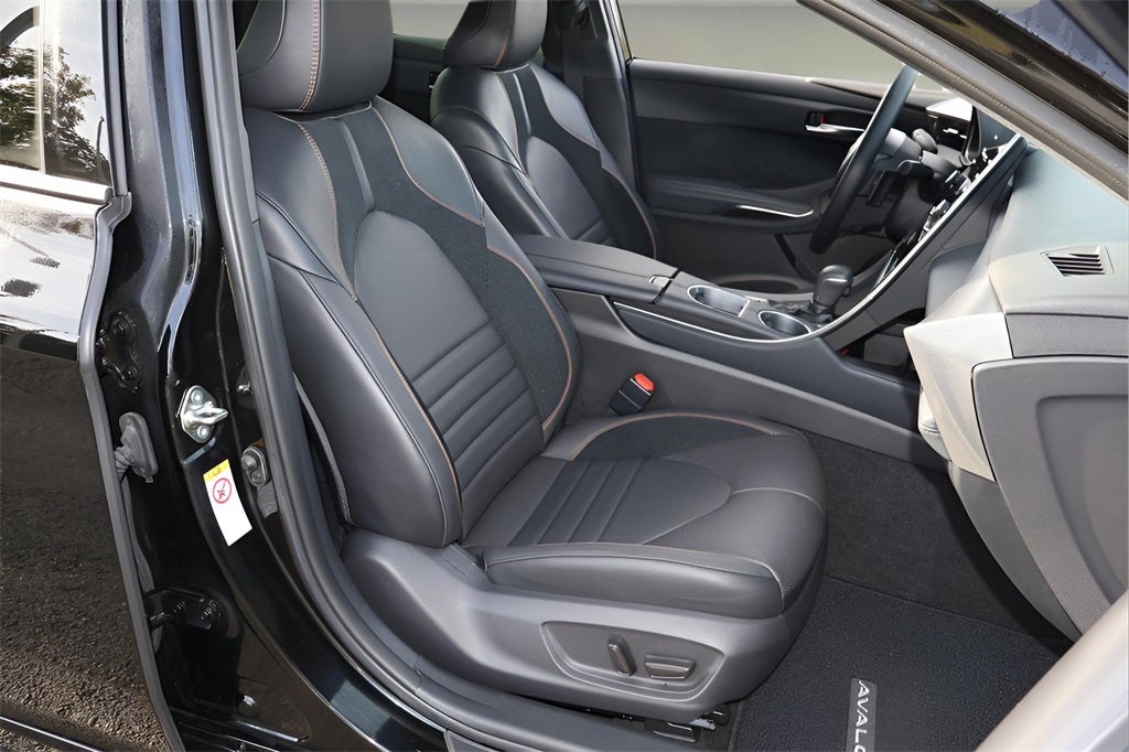 2019 Toyota Avalon Hybrid XSE