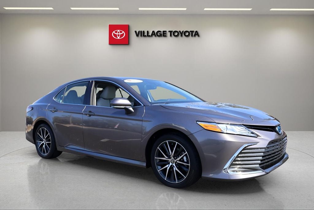 2024 Toyota Camry Hybrid XLE