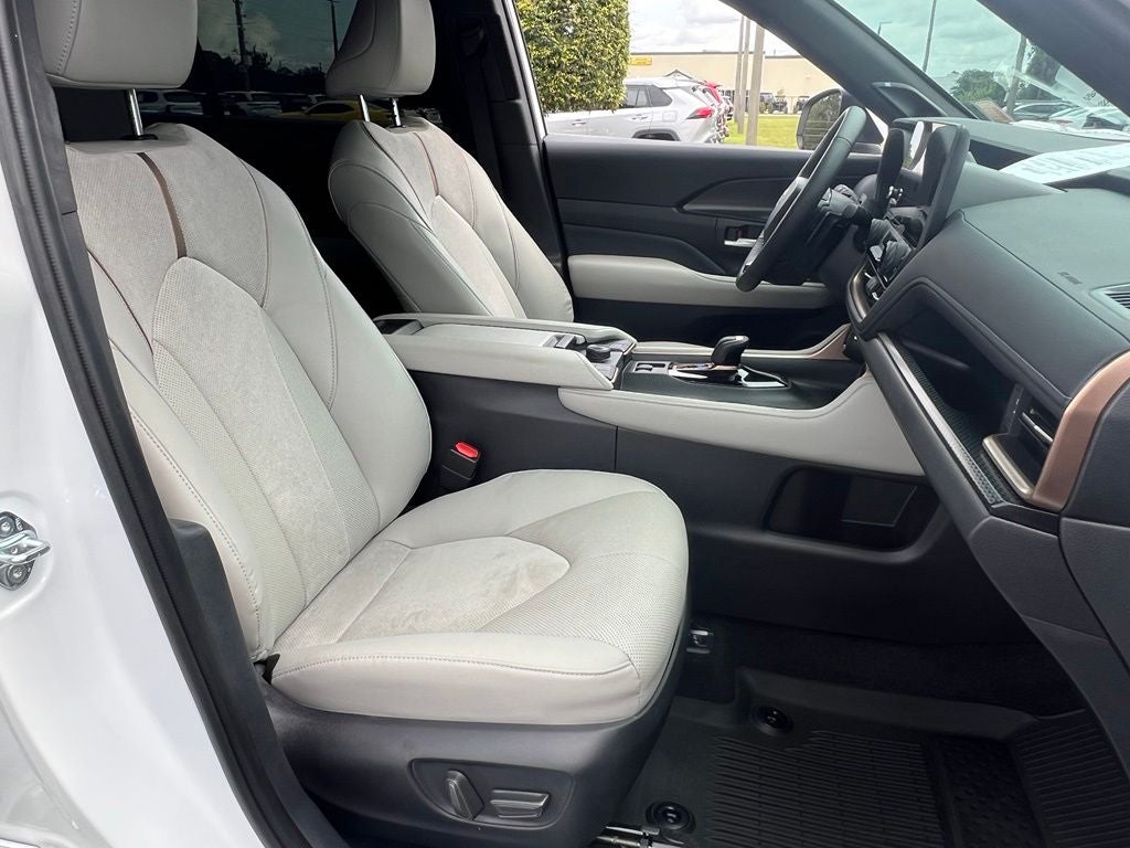 2026 Toyota Grand Highlander Hybrid MAX Platinum