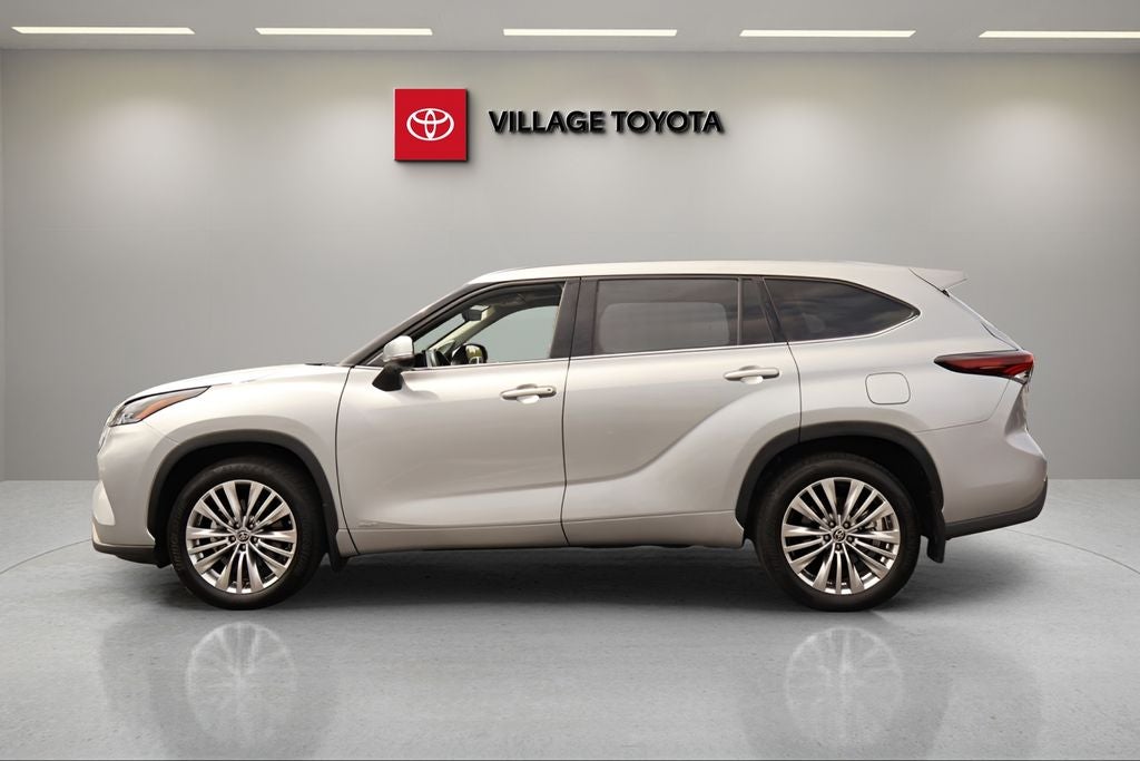 2024 Toyota Highlander Hybrid Platinum