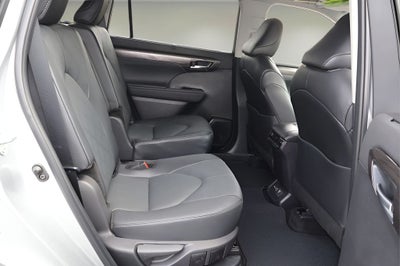 2024 Toyota Highlander Hybrid Platinum