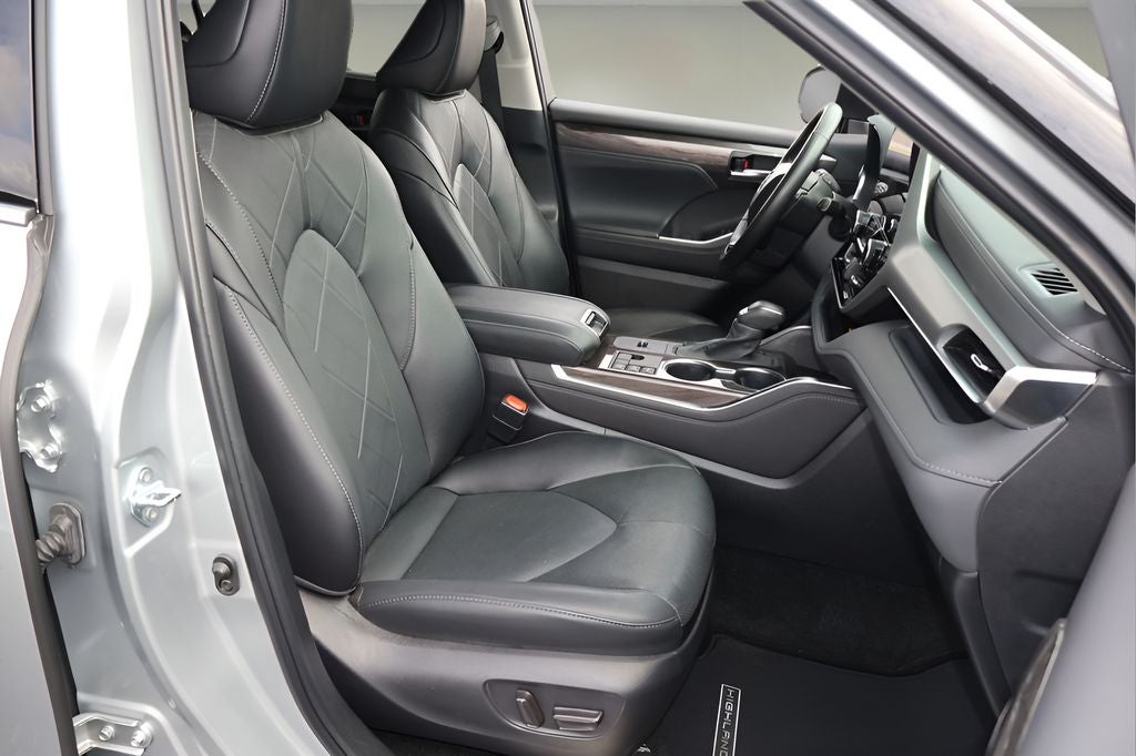 2024 Toyota Highlander Hybrid Platinum
