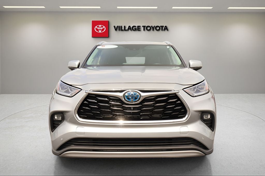 2024 Toyota Highlander Hybrid Platinum