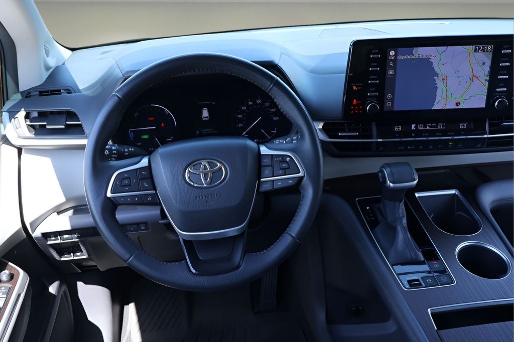 2022 Toyota Sienna XLE 8 Passenger