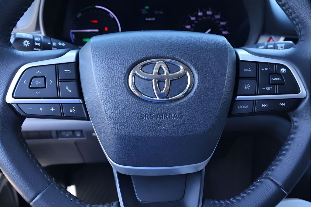 2022 Toyota Sienna XLE 8 Passenger