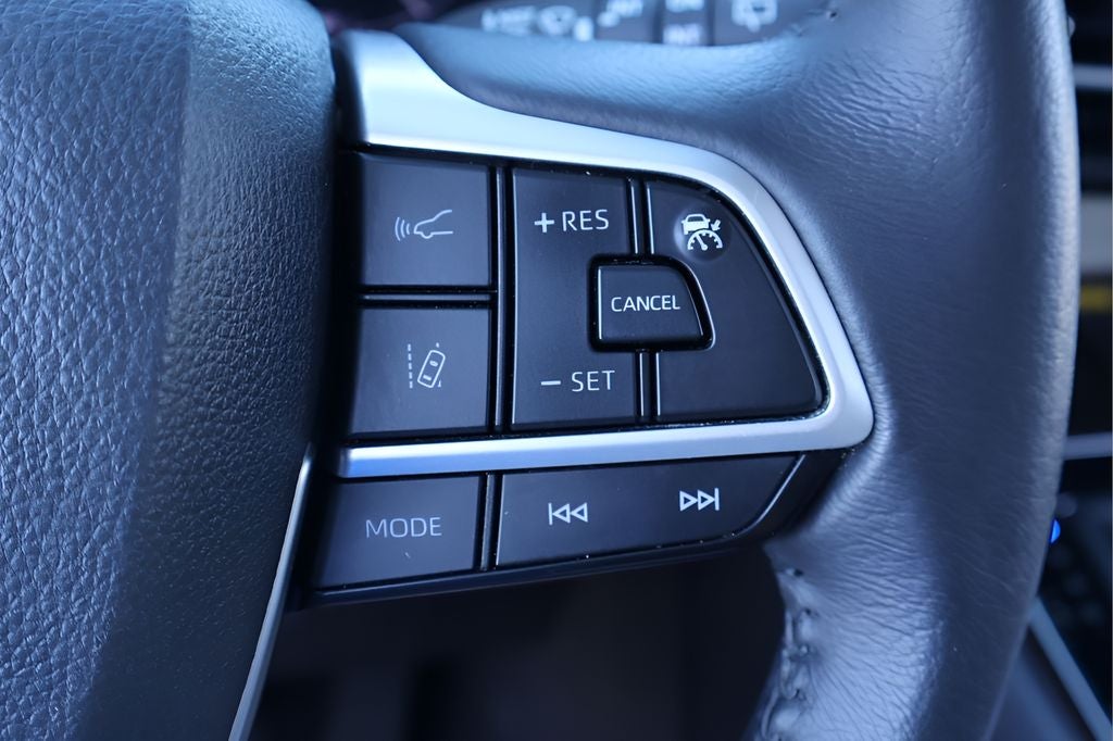 2022 Toyota Sienna XLE 8 Passenger