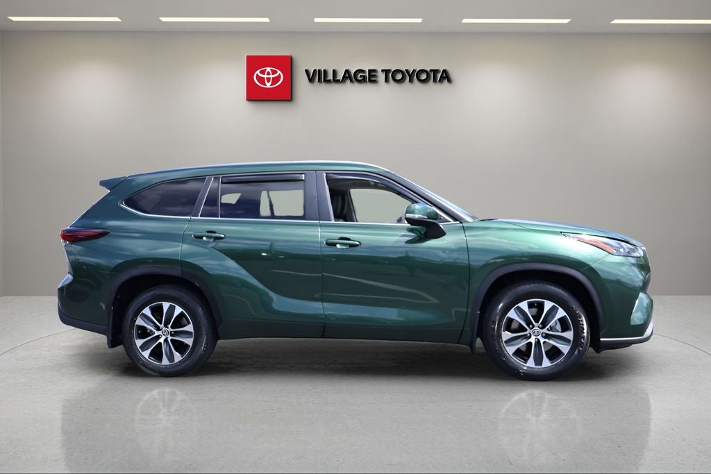 2025 Toyota Highlander Hybrid XLE