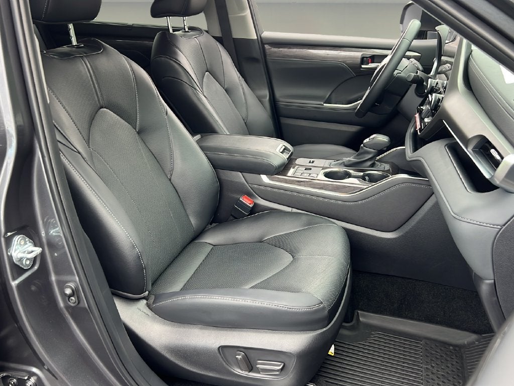 2025 Toyota Highlander Limited