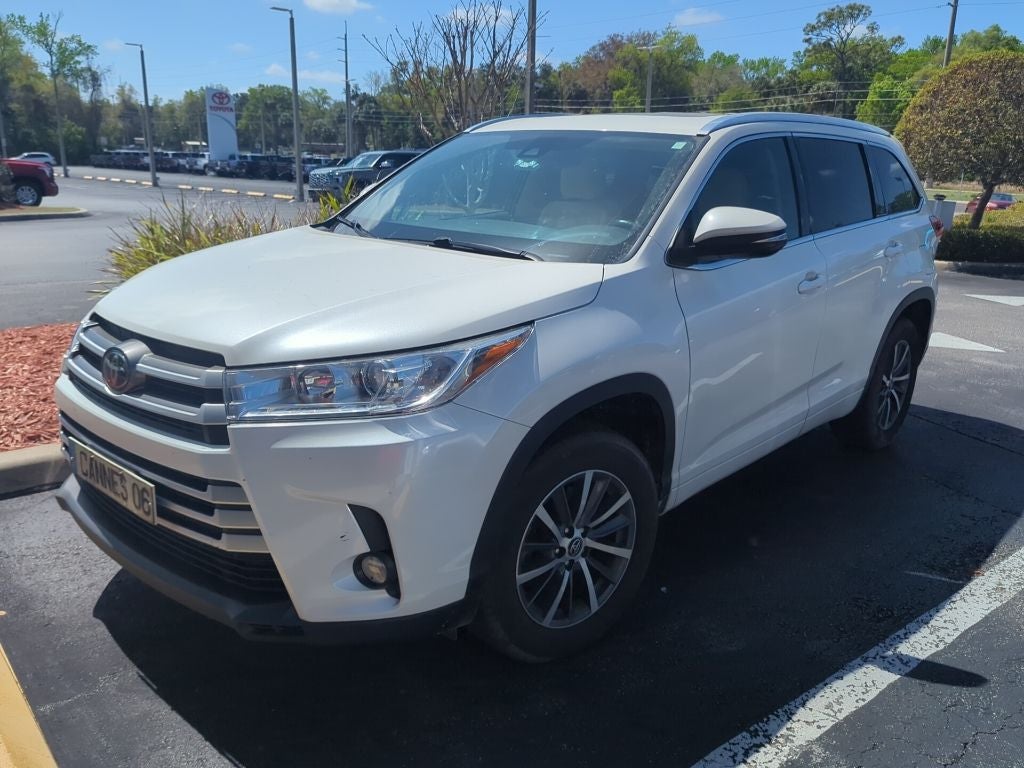 2017 Toyota Highlander Base