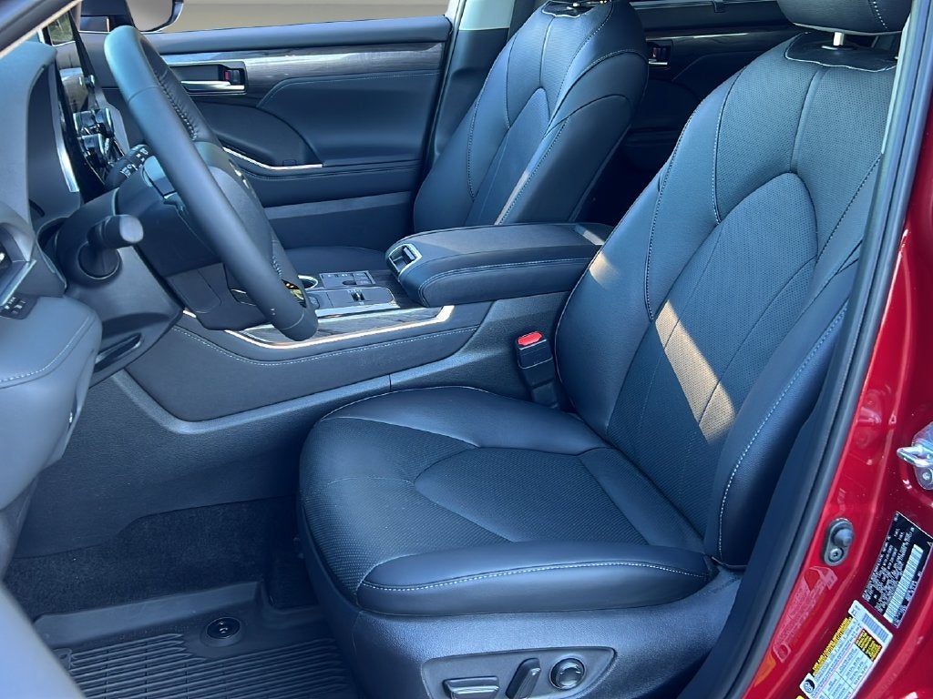 2026 Toyota Highlander Hybrid Limited