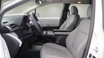 2026 Toyota Sienna XLE 8 Passenger