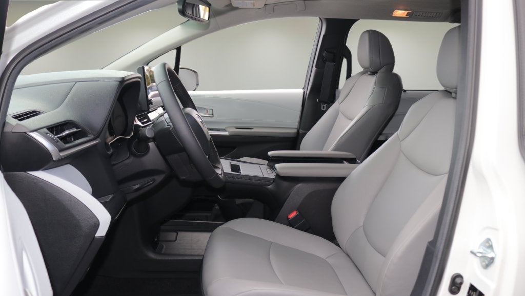 2026 Toyota Sienna XLE 8 Passenger