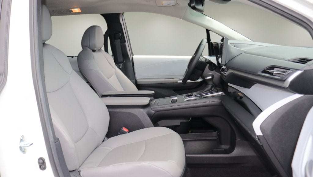 2026 Toyota Sienna XLE 8 Passenger